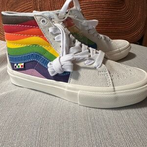 Pride Skate Sk8-Hi vans